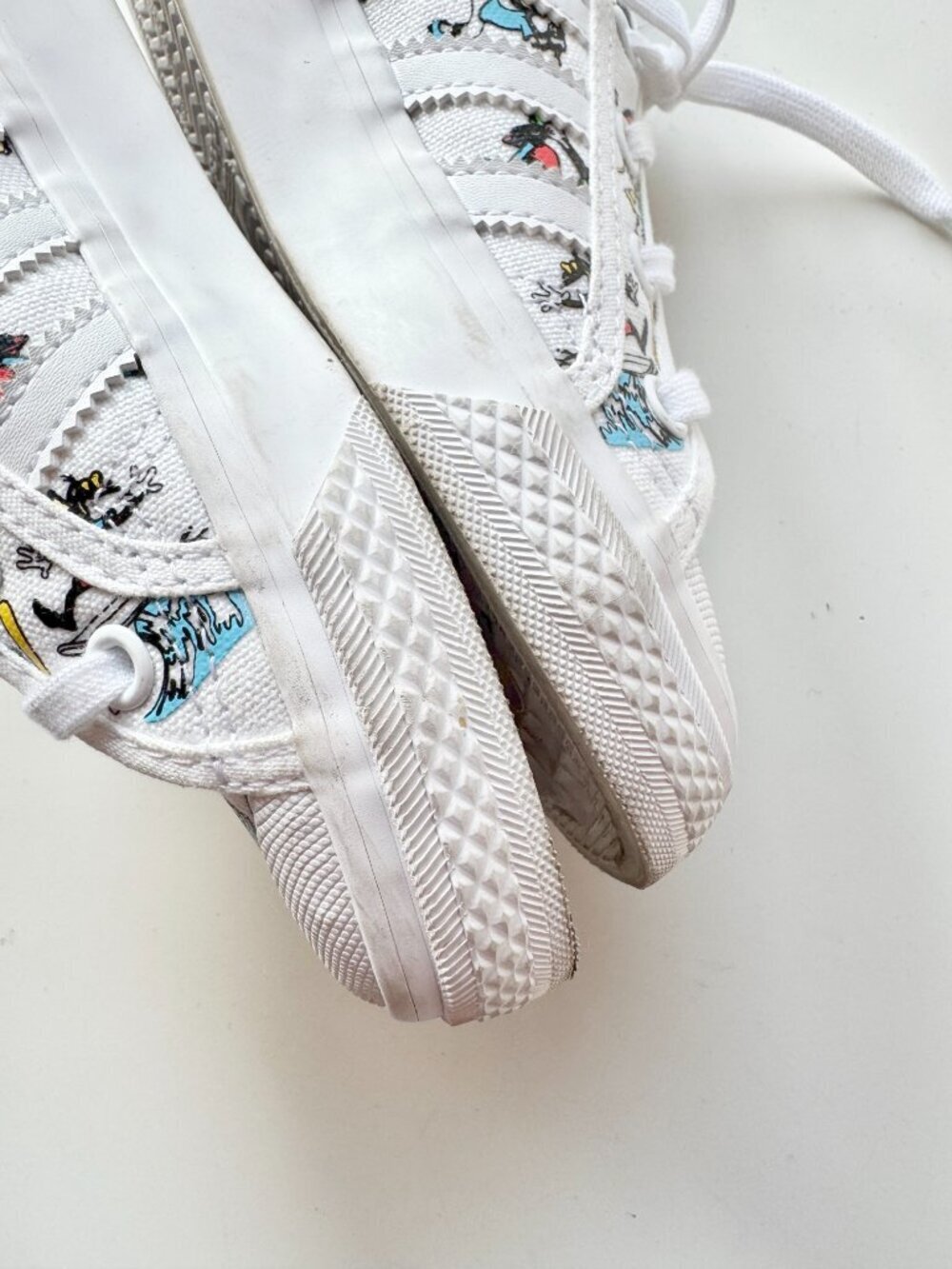 Kids' ADIDAS x DISNEY Nizza Goofy White Canvas Low Top Sneakers, Size 13 - Picture 11 of 15